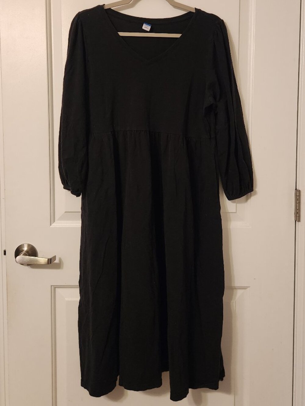 Old Navy Black Long Sleeve Midi Dress with Pockets size LP